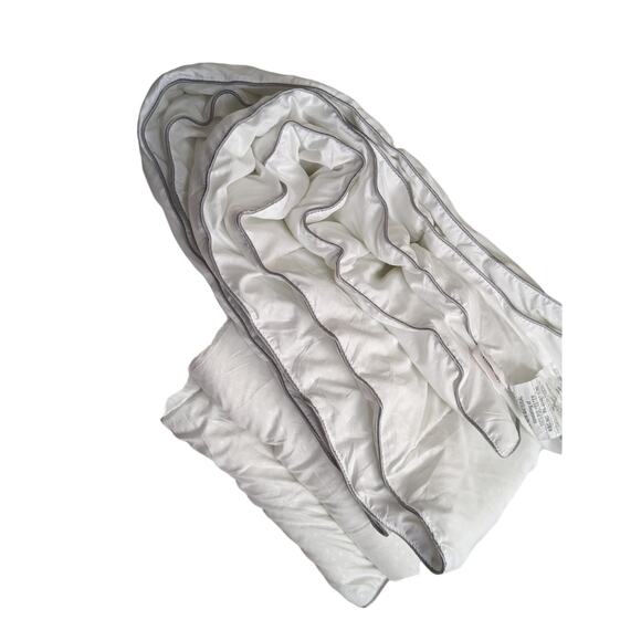 HOMELIKE MOMENT! BUTTER SOFT DOWN ALTERNATIVE COMFORTER, WHITE W/GRAY! SZ TW - Picture 2 of 10